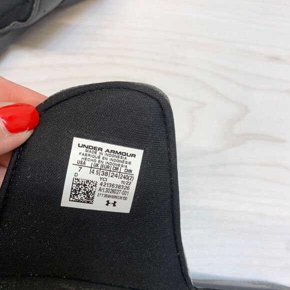 UNDER ARMOUR womens slip on sandals Ignite slides Size 7 Black White - Picture 8 of 9
